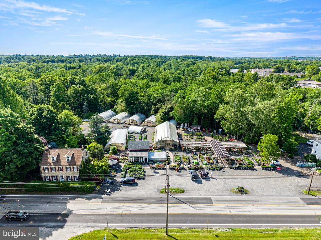 488 S BETHLEHEM PIKE