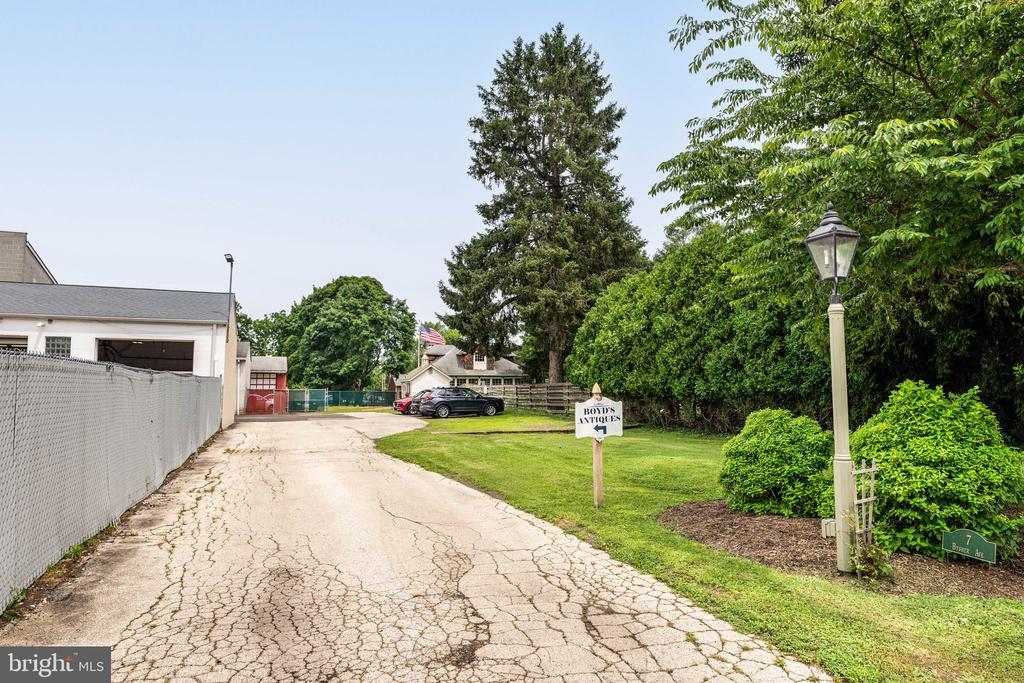 1510 BETHLEHEM PIKE AND 7 BYSHER AVENUE