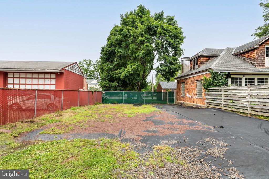 1510 BETHLEHEM PIKE AND 7 BYSHER AVENUE