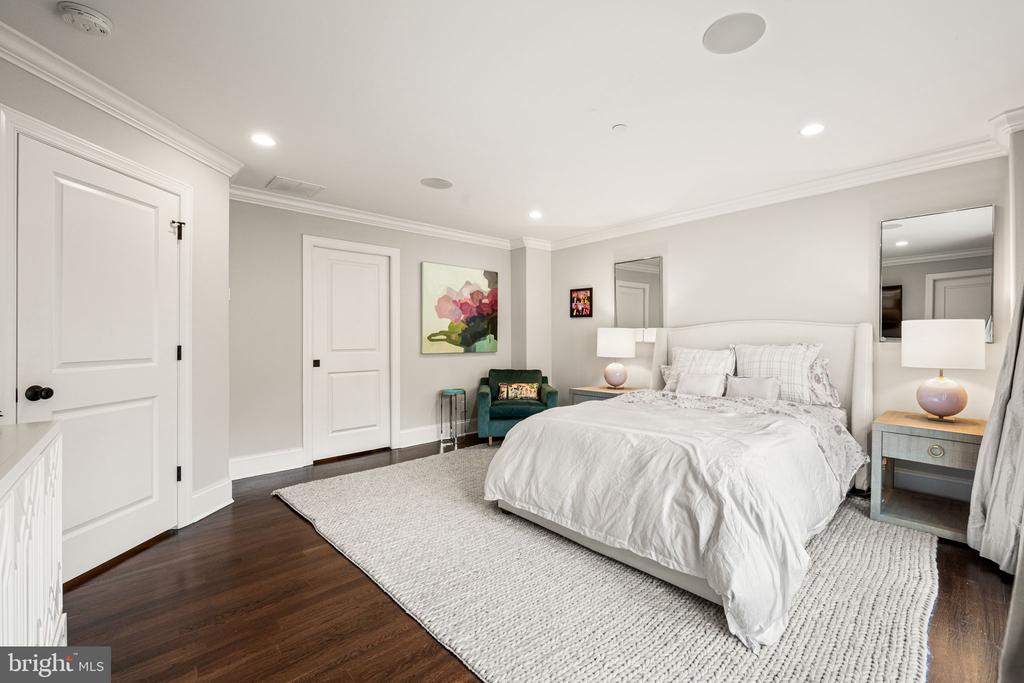 7 OVERLEA WAY Unit:           