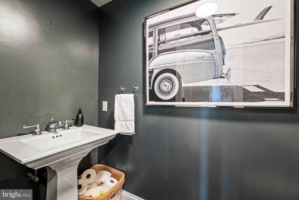 7 OVERLEA WAY Unit:           