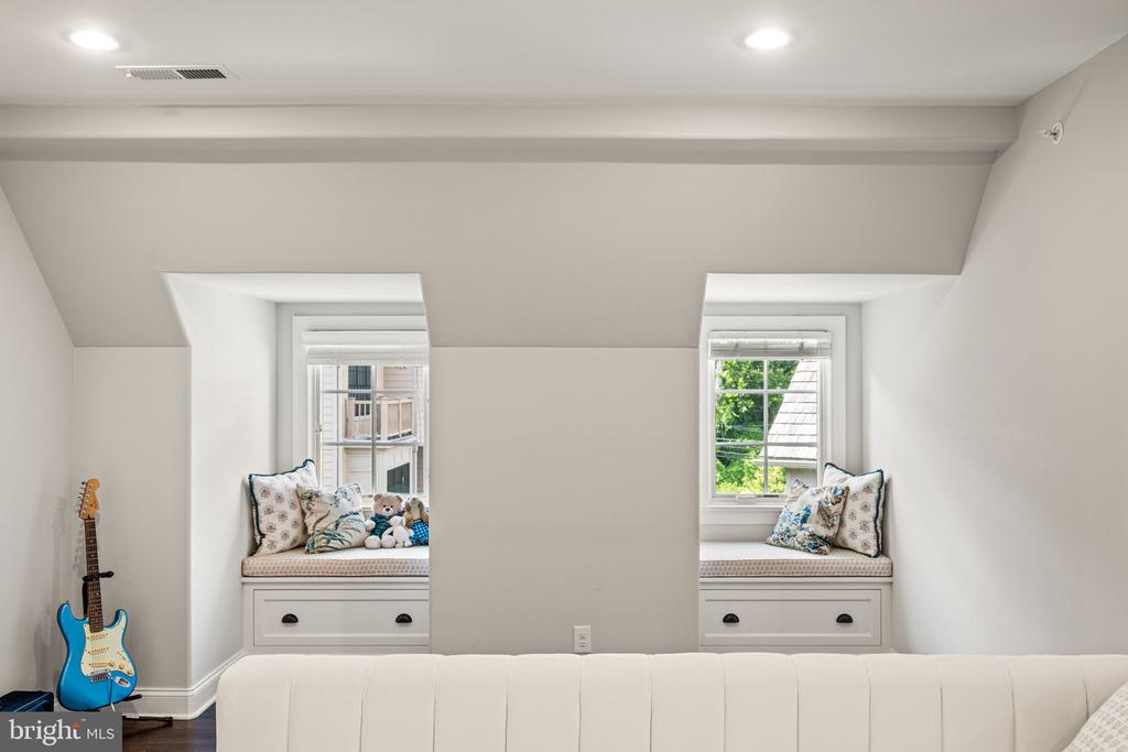 7 OVERLEA WAY Unit:           