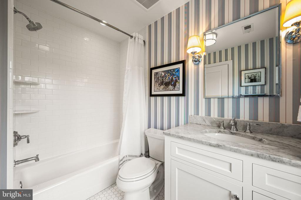 7 OVERLEA WAY Unit:           