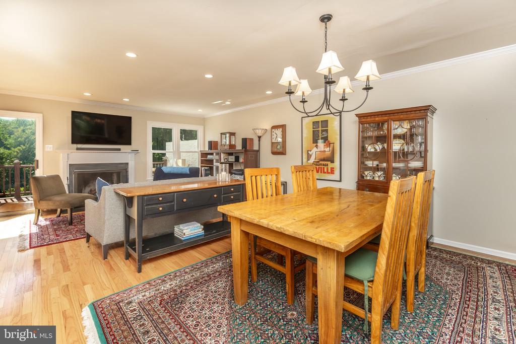 3054 MITCHELL COURT