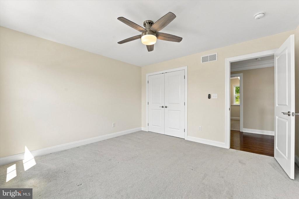 109 N LANDMARK LANE