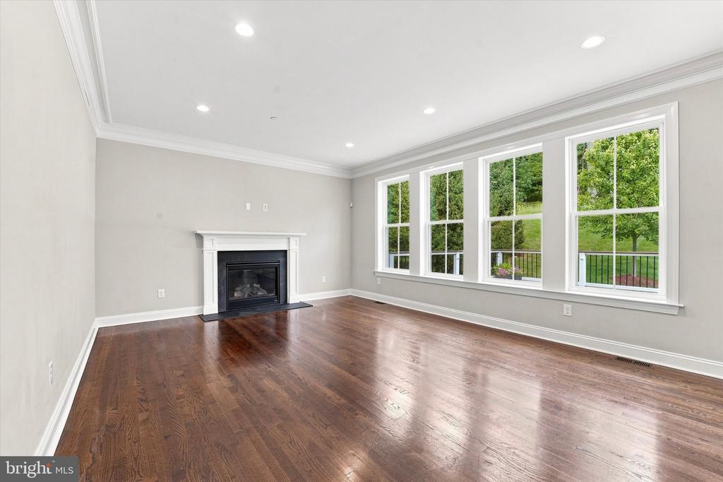 109 N LANDMARK LANE