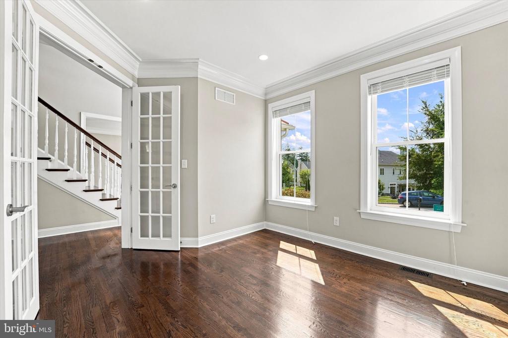 109 N LANDMARK LANE