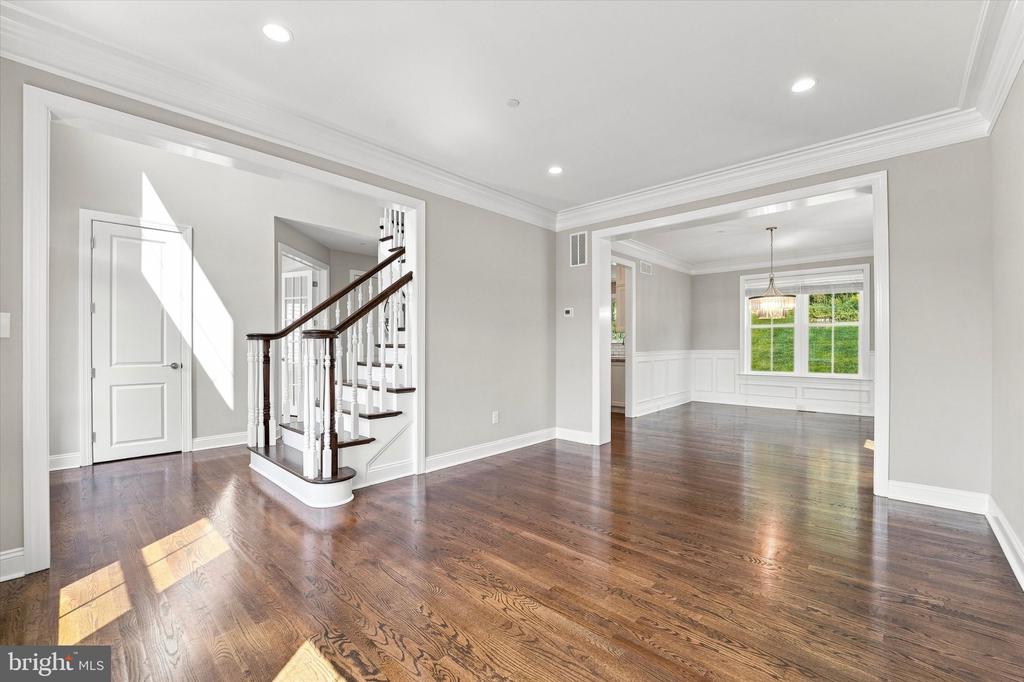 109 N LANDMARK LANE