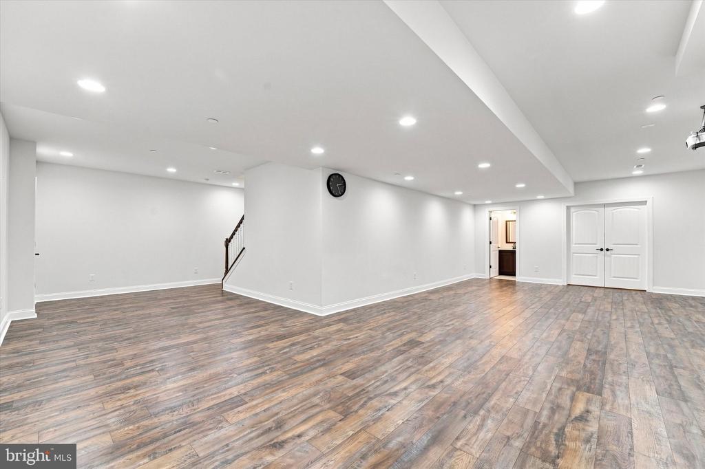 109 N LANDMARK LANE