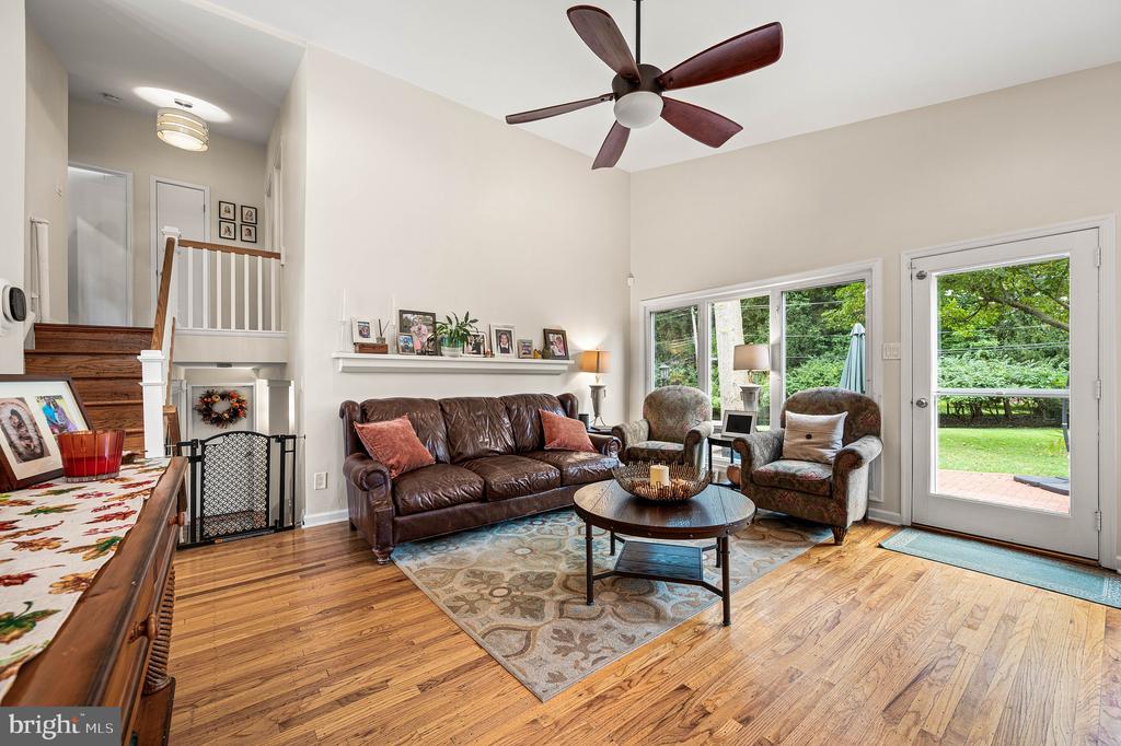 913 HARSTON LANE