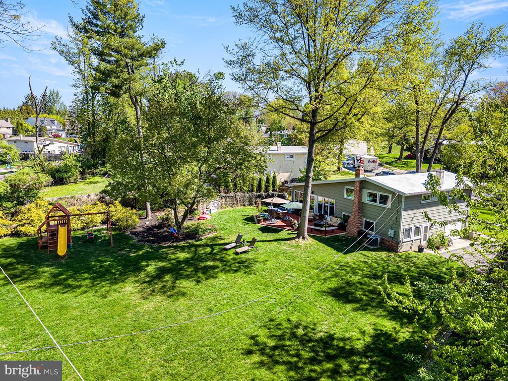 913 HARSTON LANE