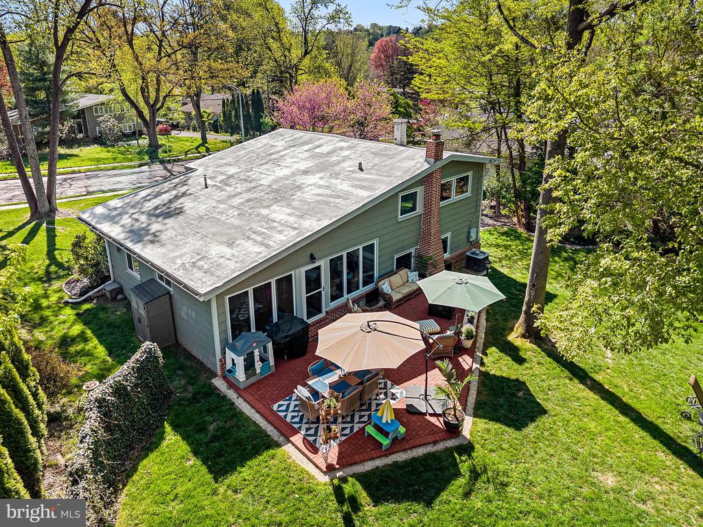 913 HARSTON LANE