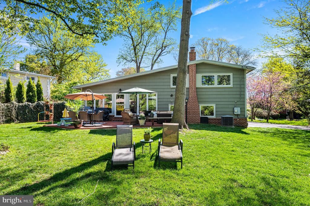 913 HARSTON LANE