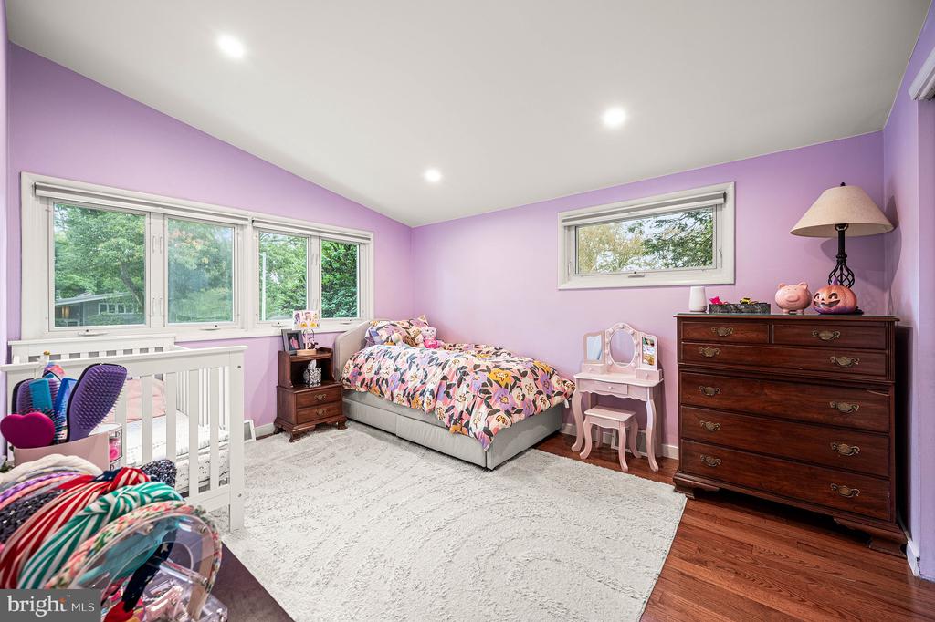 913 HARSTON LANE
