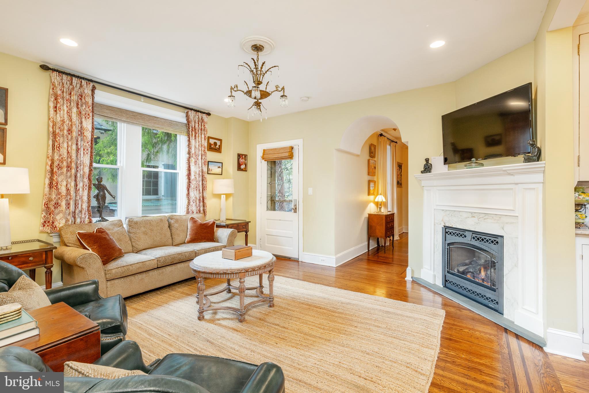 114 W ABINGTON AVENUE