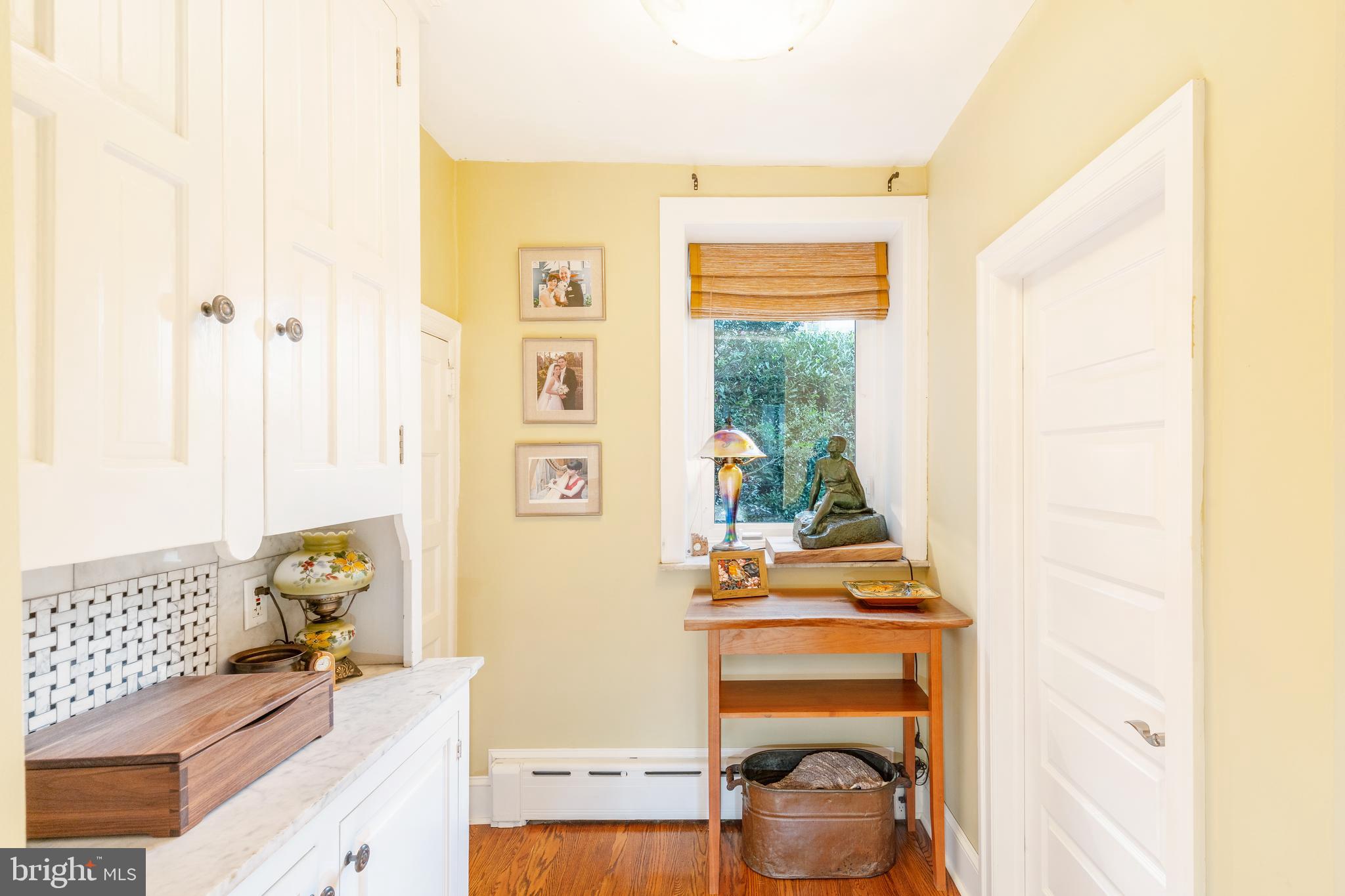 114 W ABINGTON AVENUE