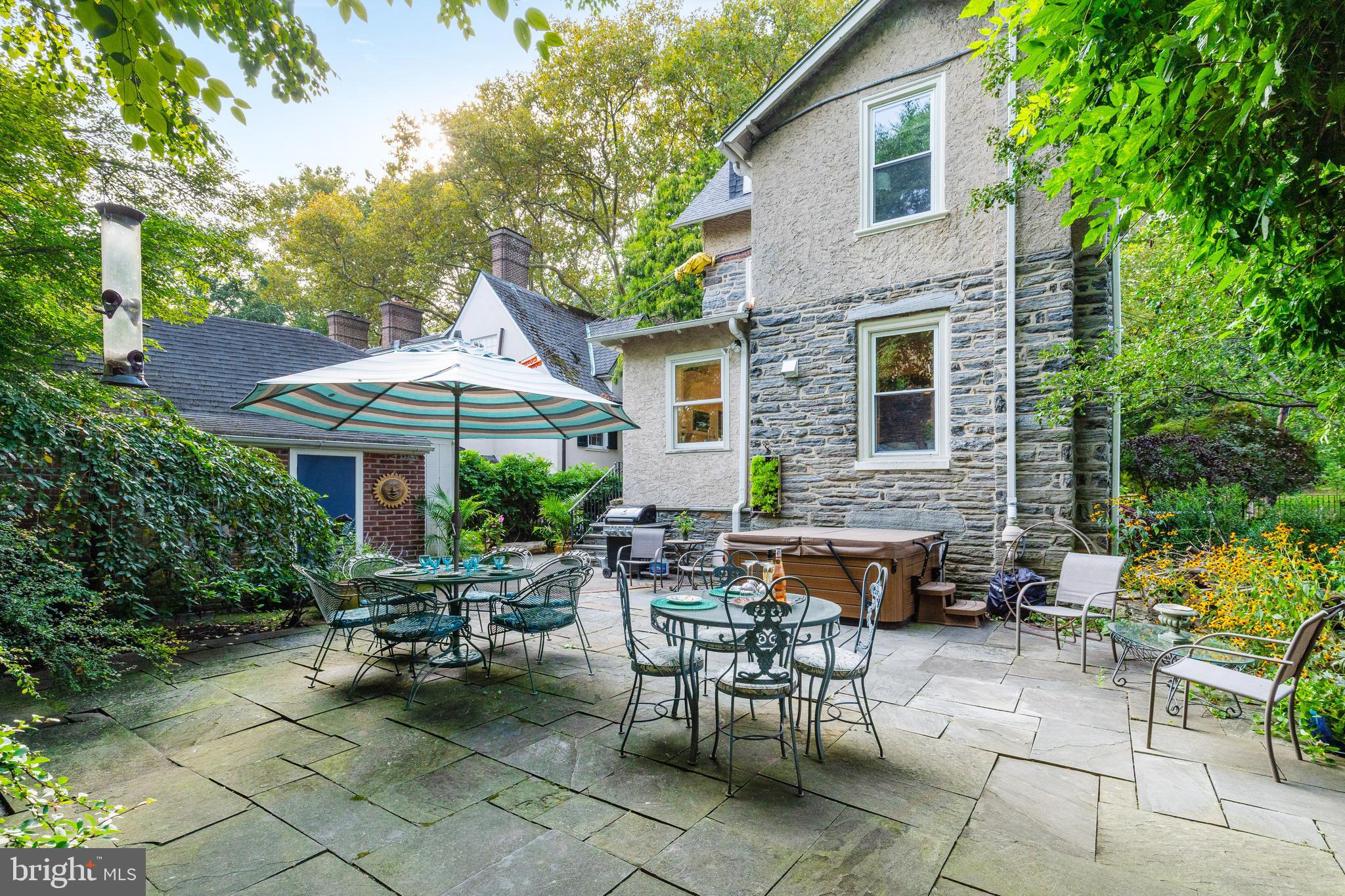 114 W ABINGTON AVENUE