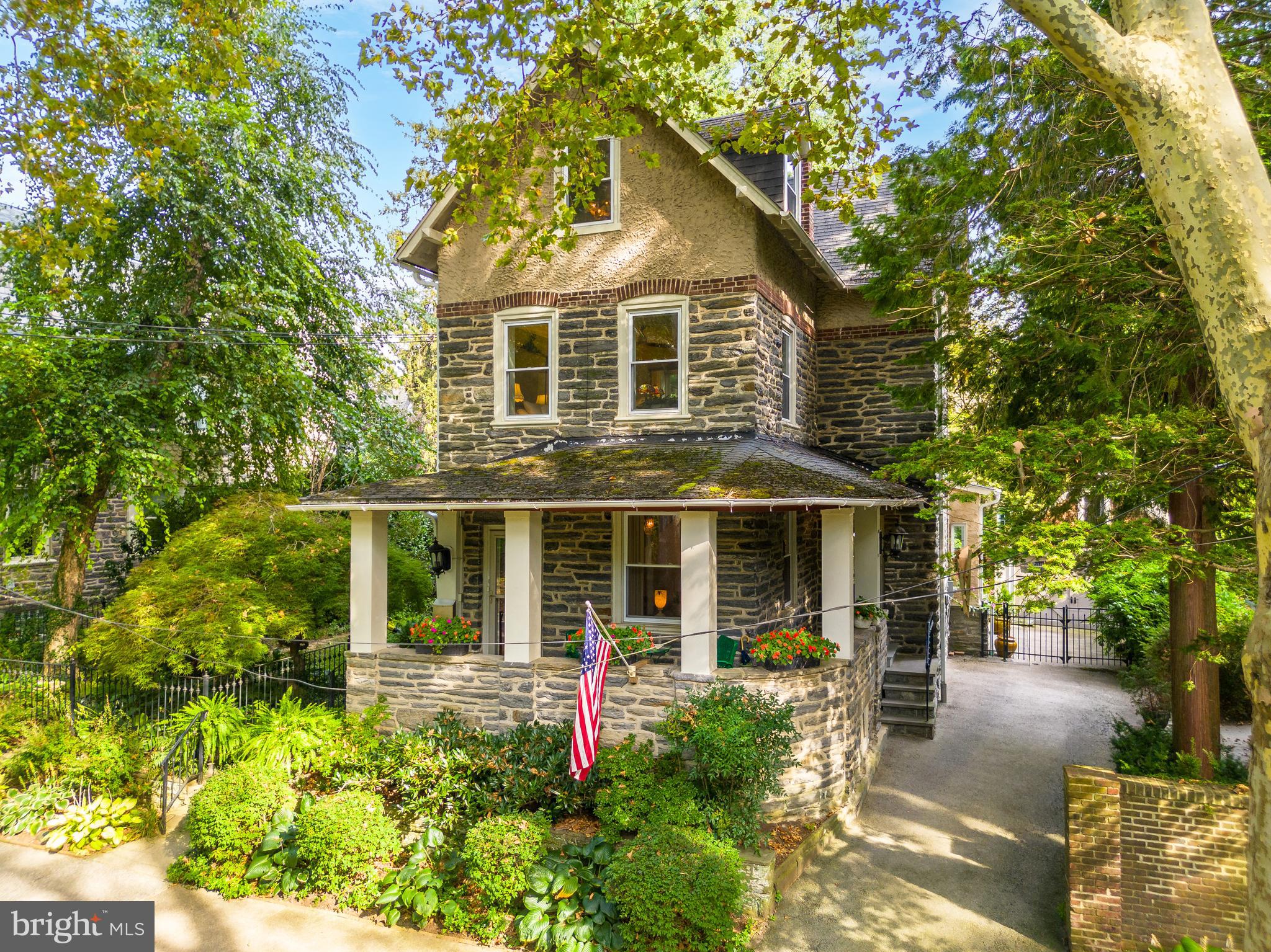 114 W ABINGTON AVENUE