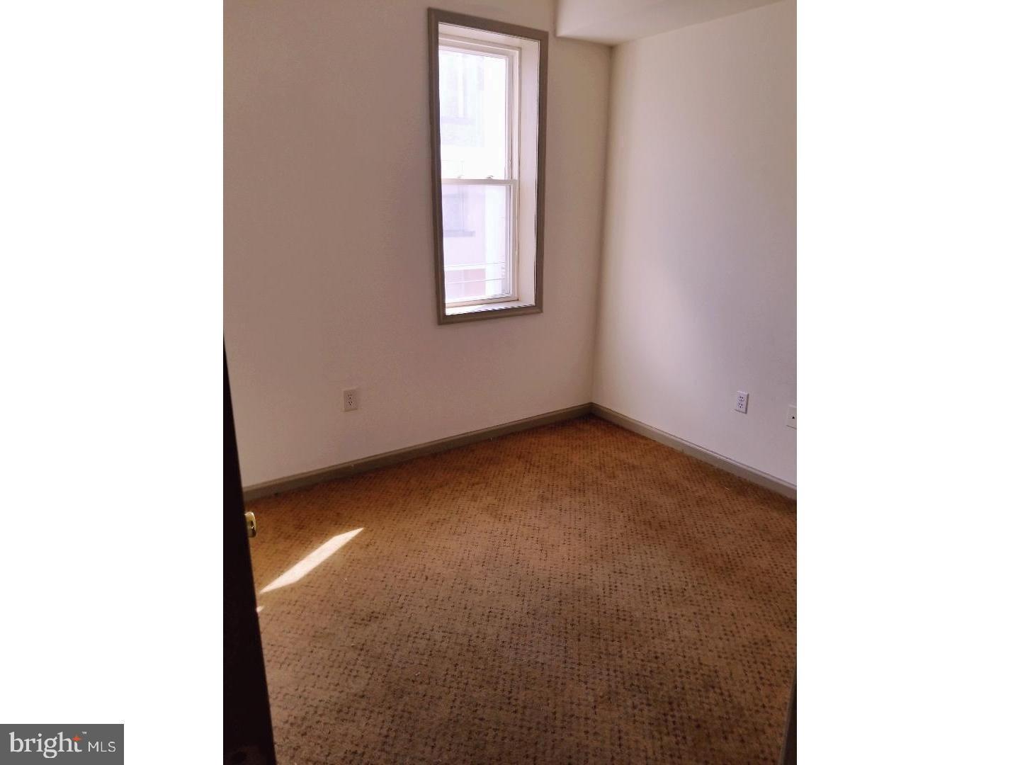 1607 W OXFORD STREET 1 FL