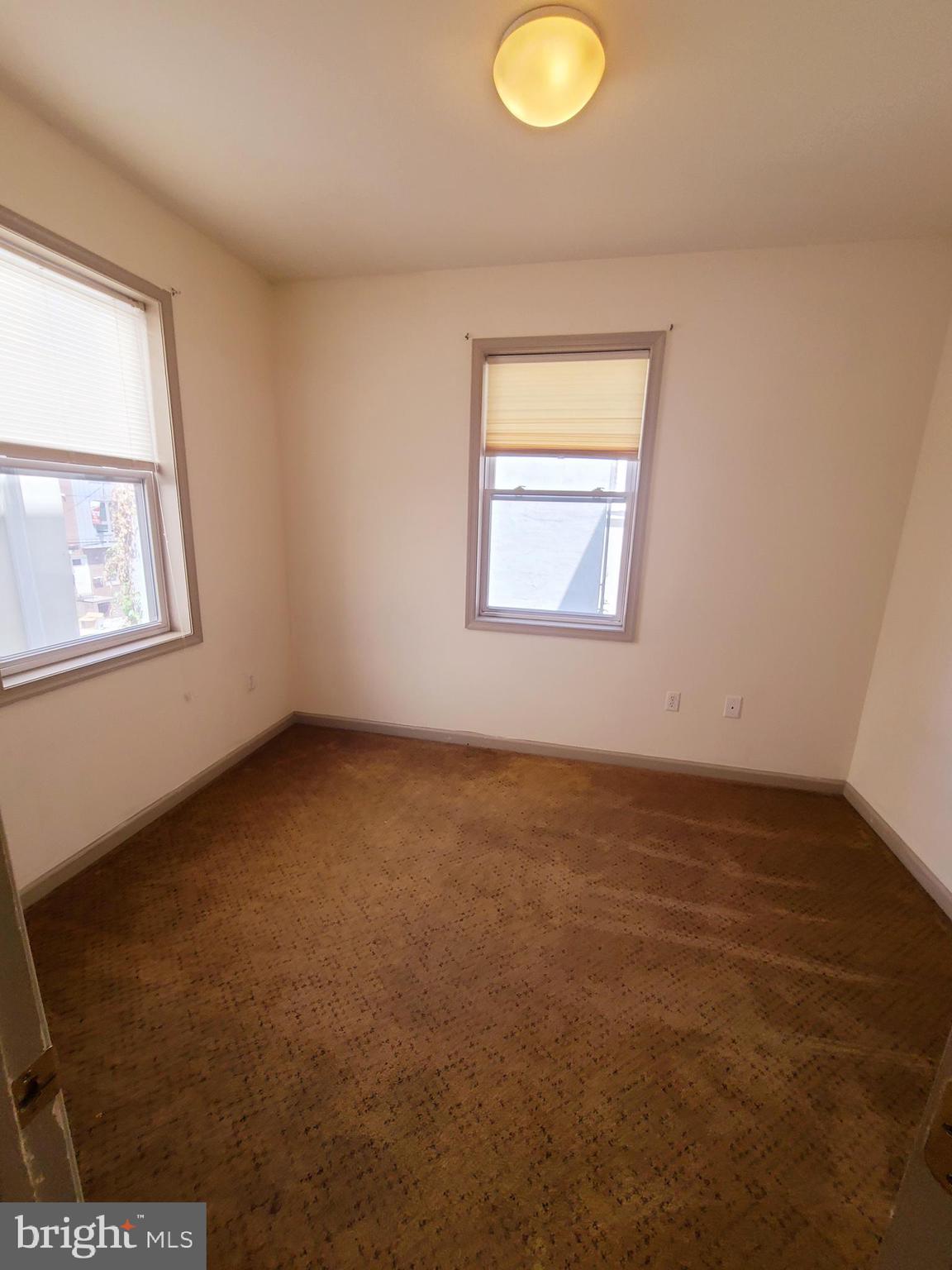 1607 W OXFORD STREET 1 FL