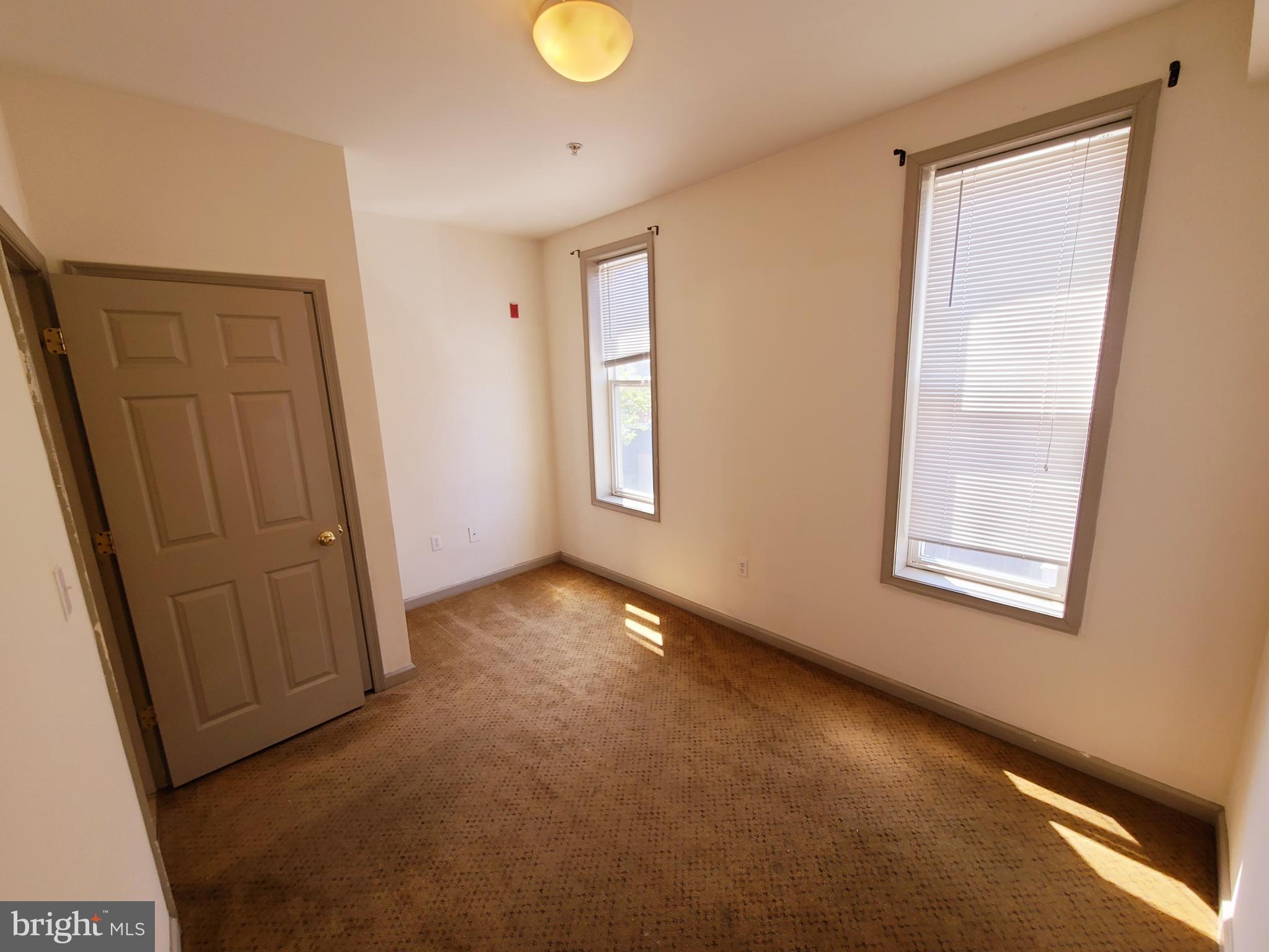1607 W OXFORD STREET 1 FL