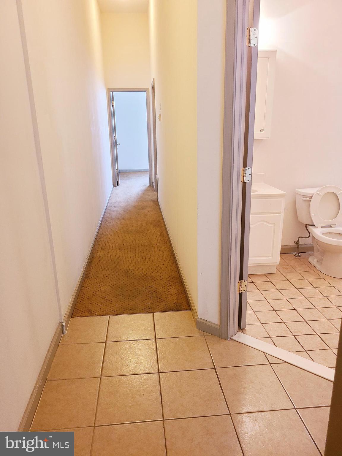 1607 W OXFORD STREET 1 FL