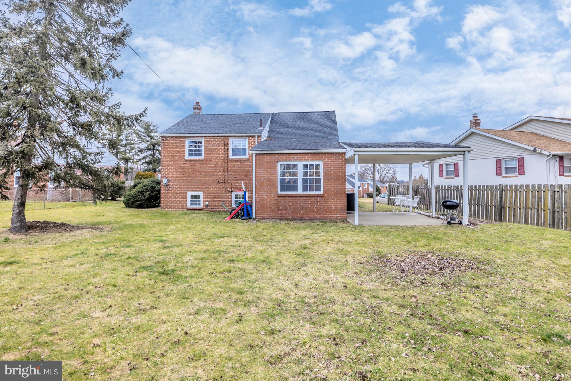 8568 LYKENS LANE