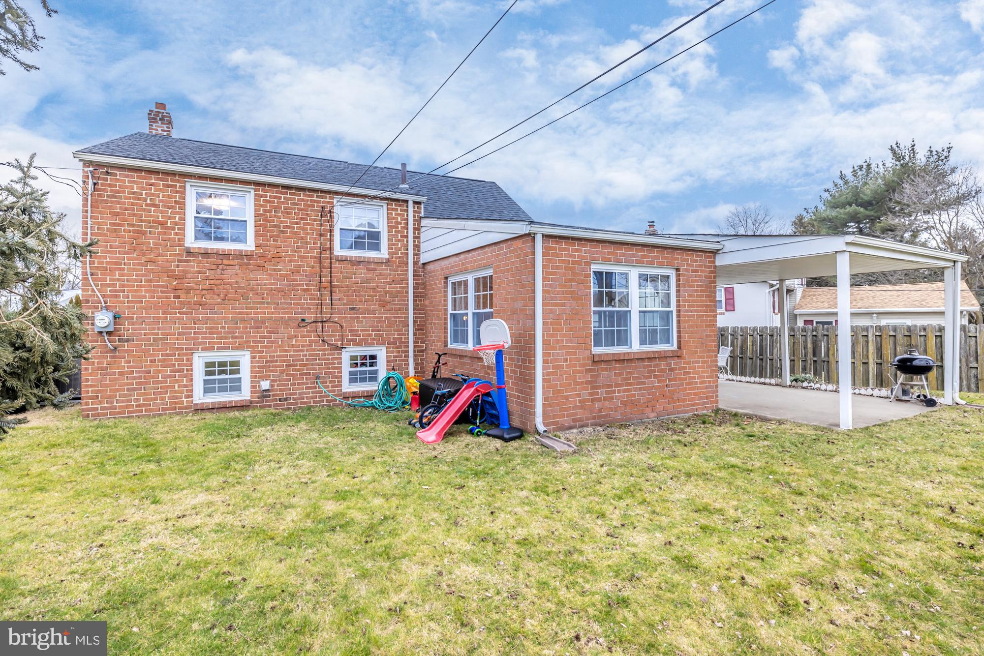 8568 LYKENS LANE