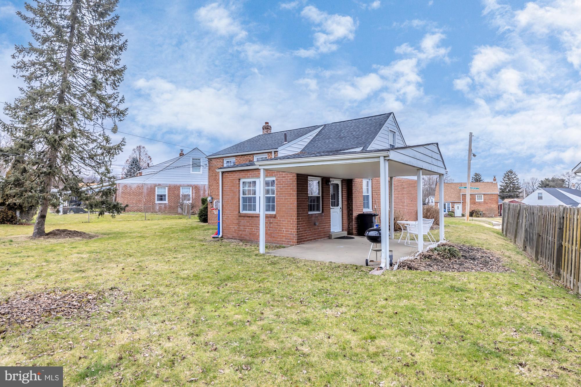 8568 LYKENS LANE
