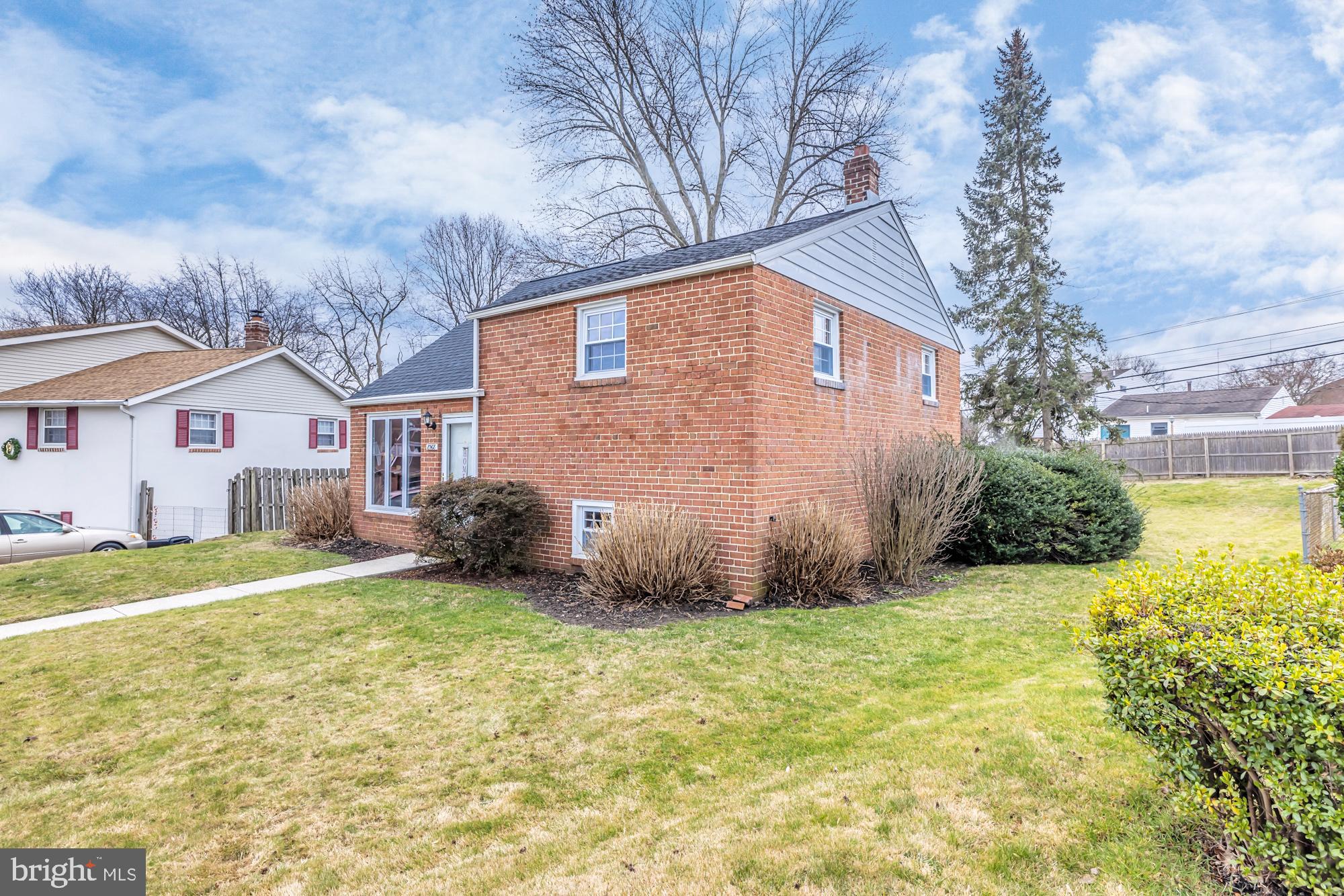 8568 LYKENS LANE