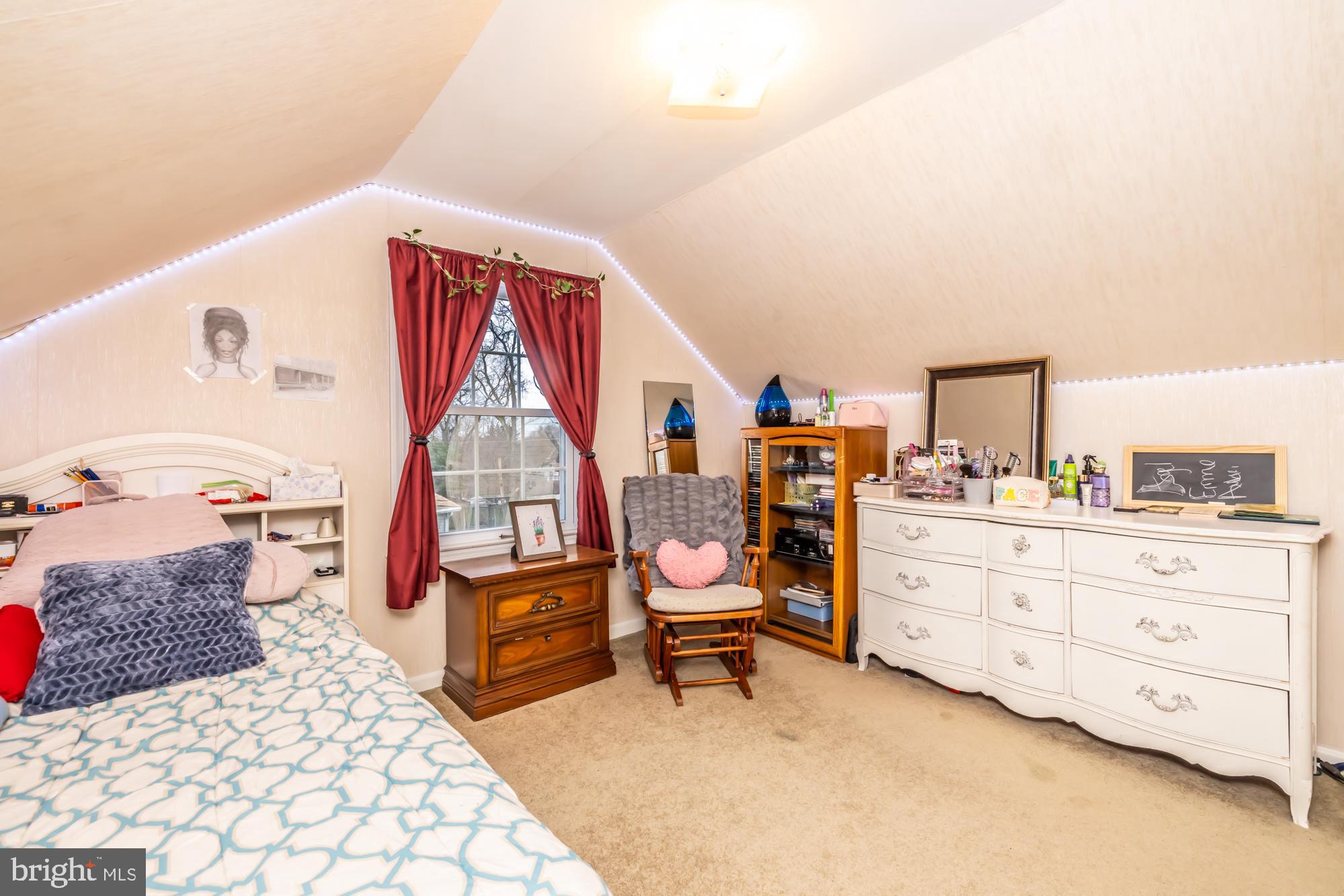 8568 LYKENS LANE