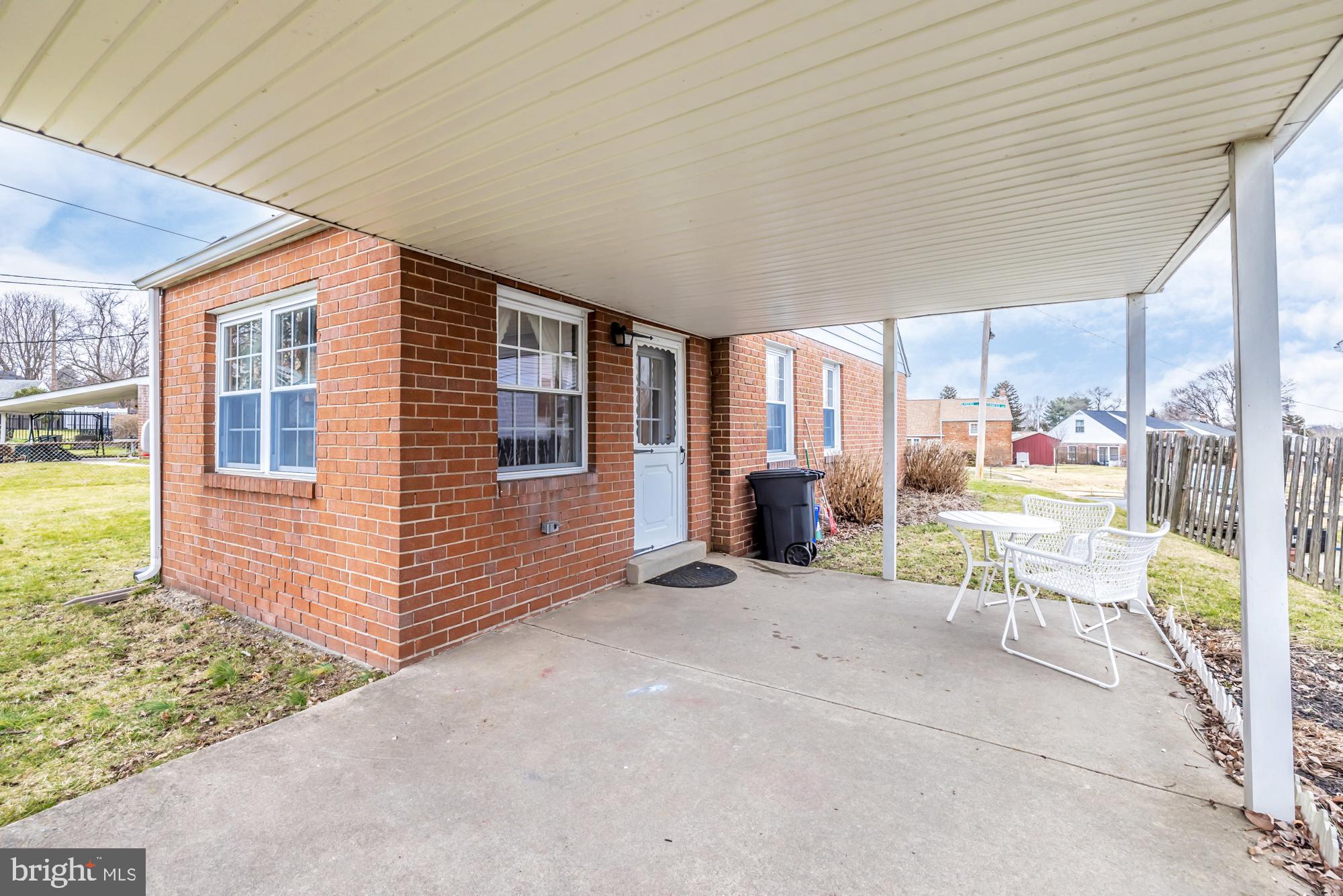 8568 LYKENS LANE