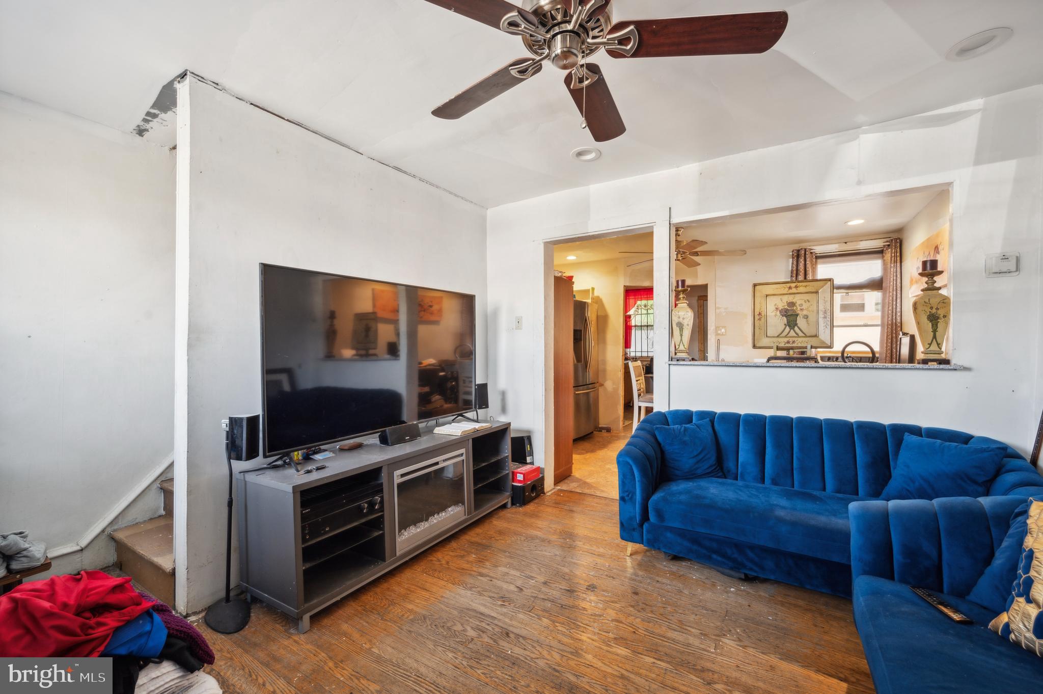 306 W COURTLAND STREET