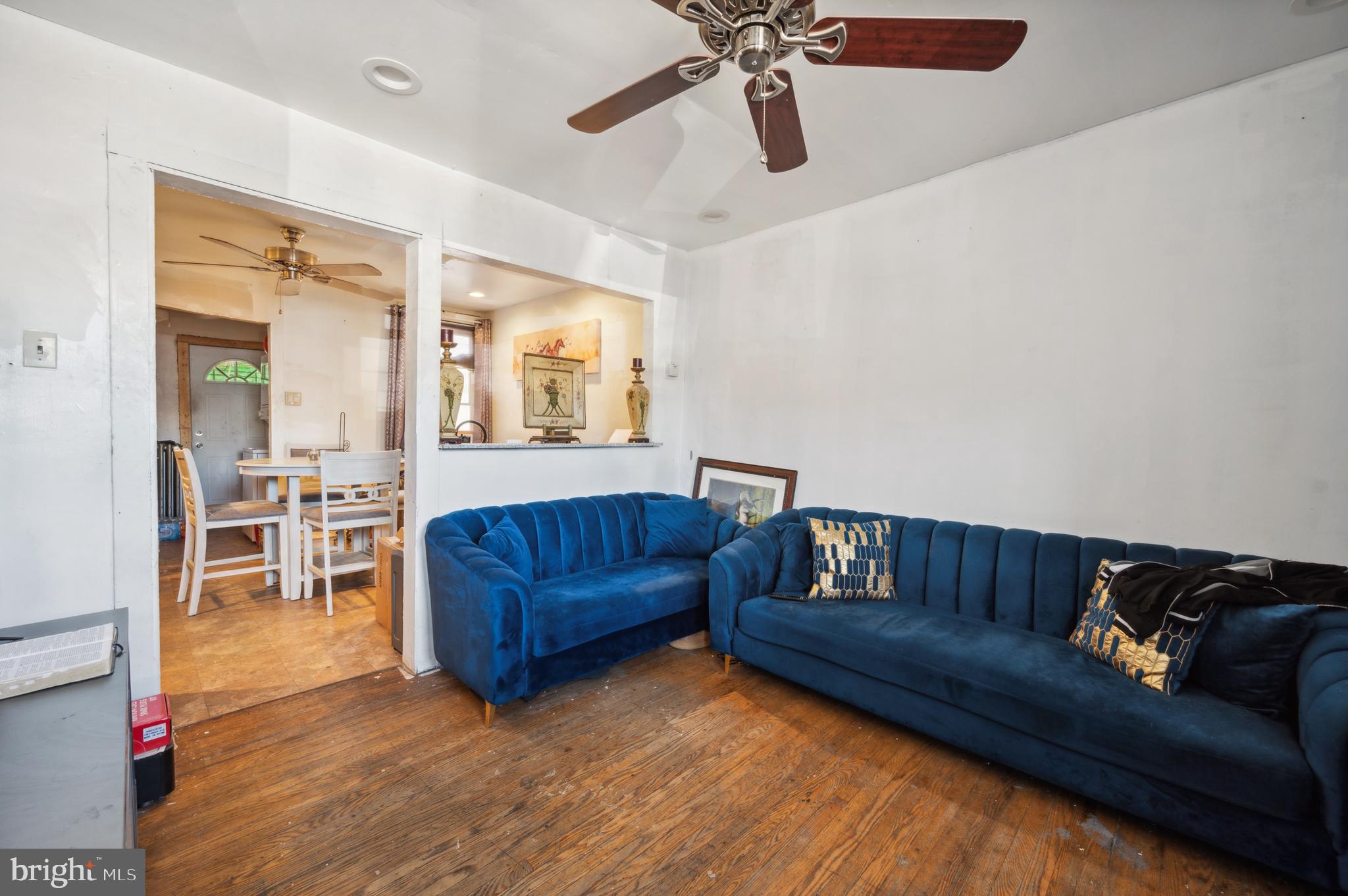 306 W COURTLAND STREET