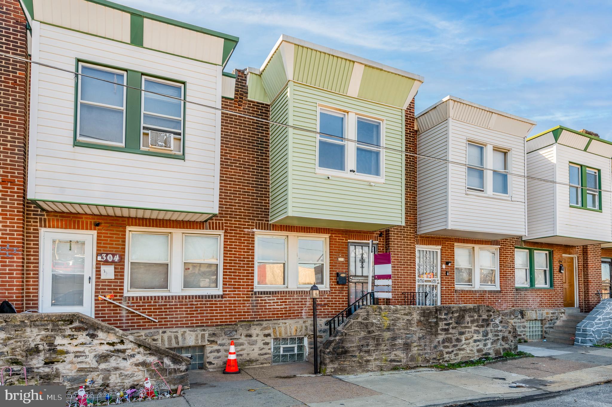 306 W COURTLAND STREET