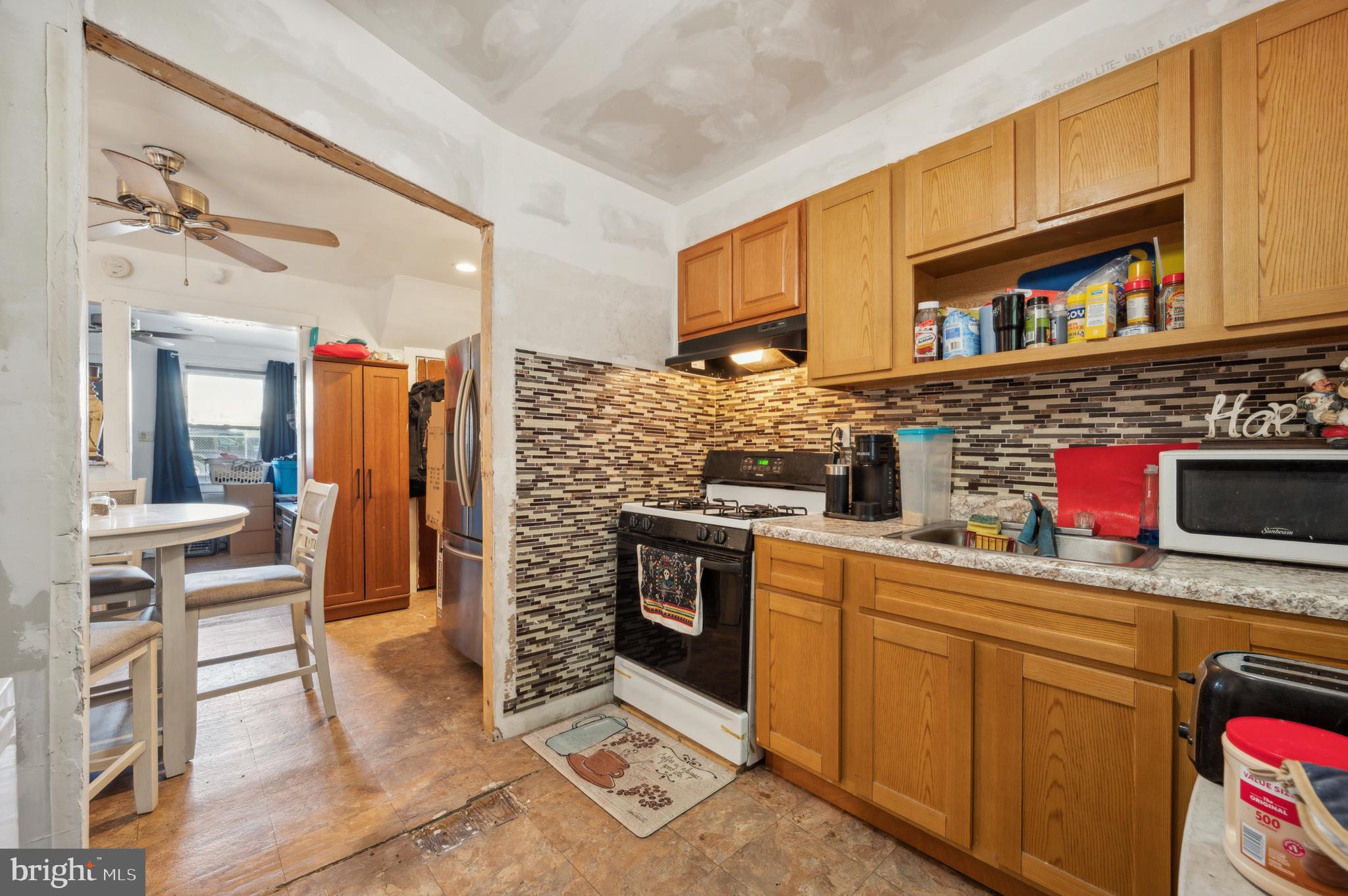 306 W COURTLAND STREET