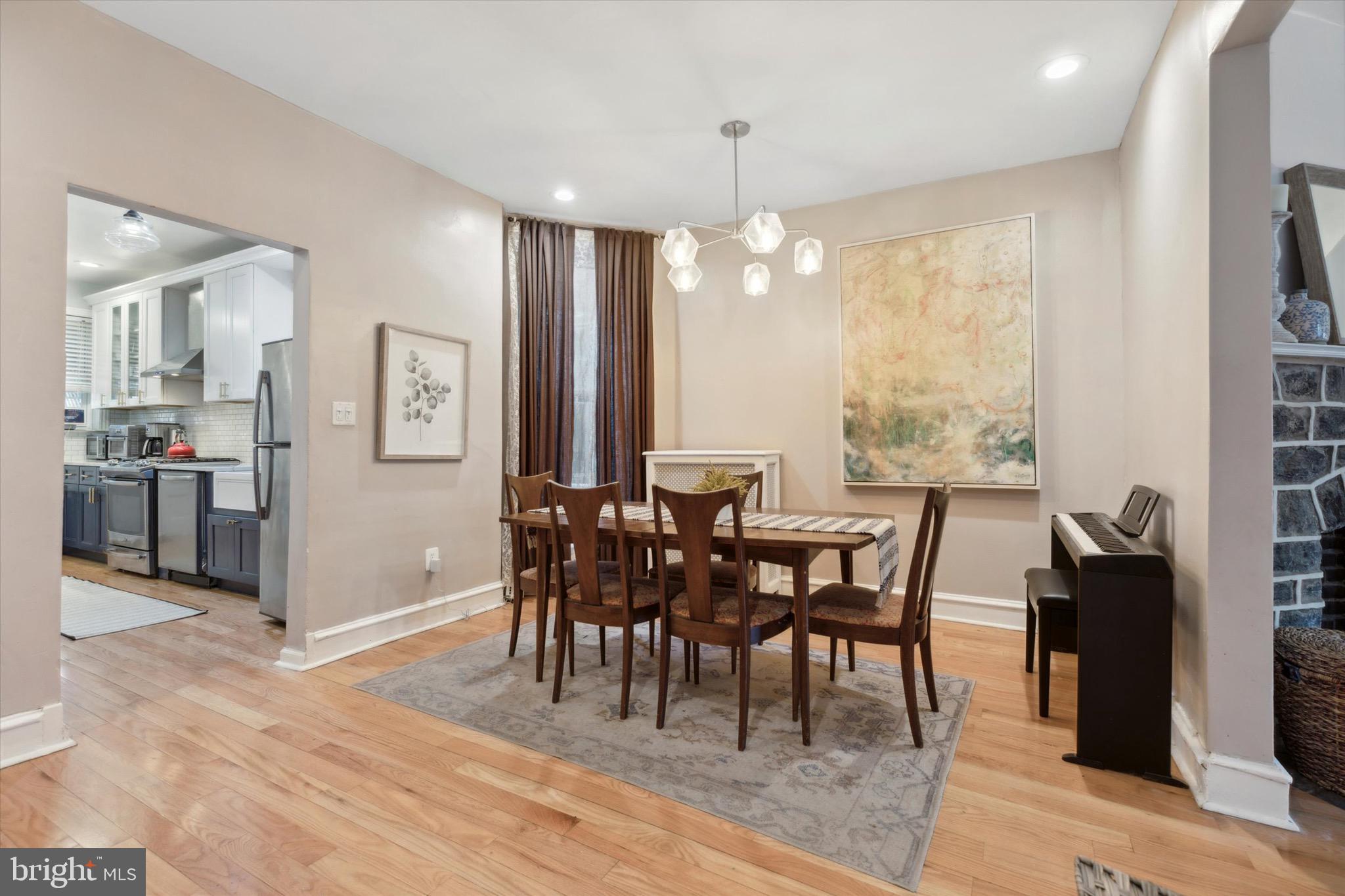 317 W LOGAN STREET