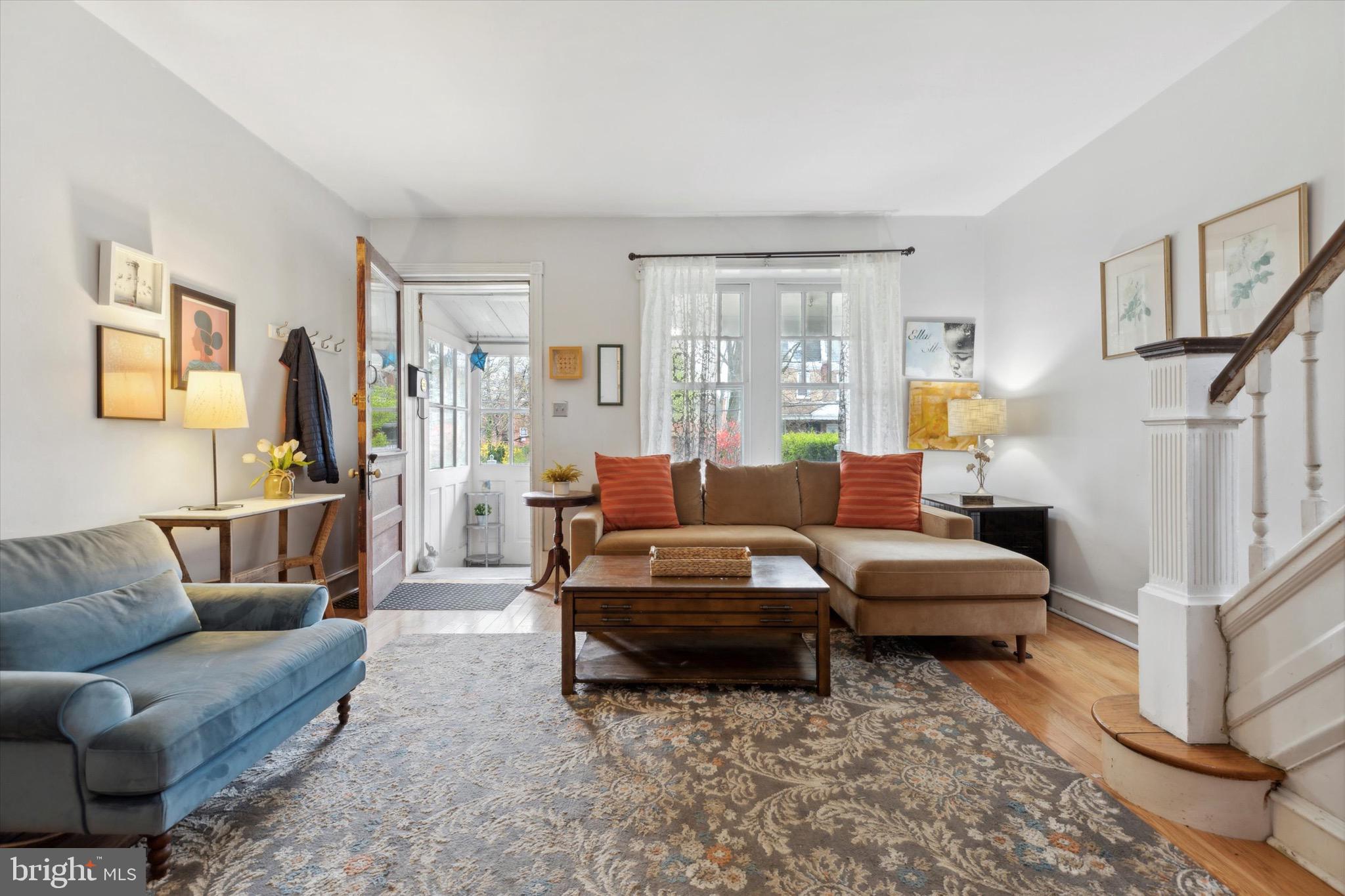 317 W LOGAN STREET