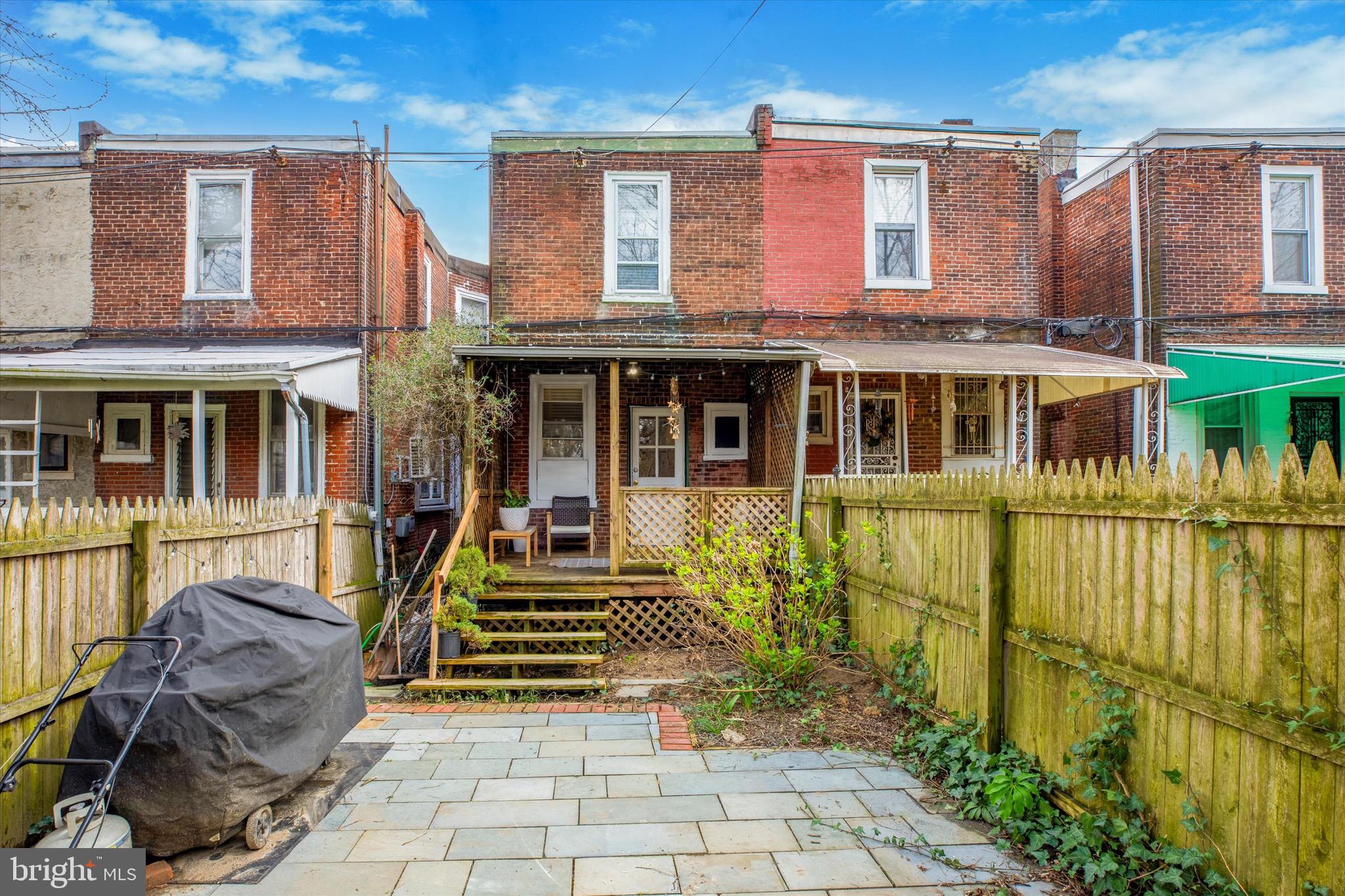 317 W LOGAN STREET