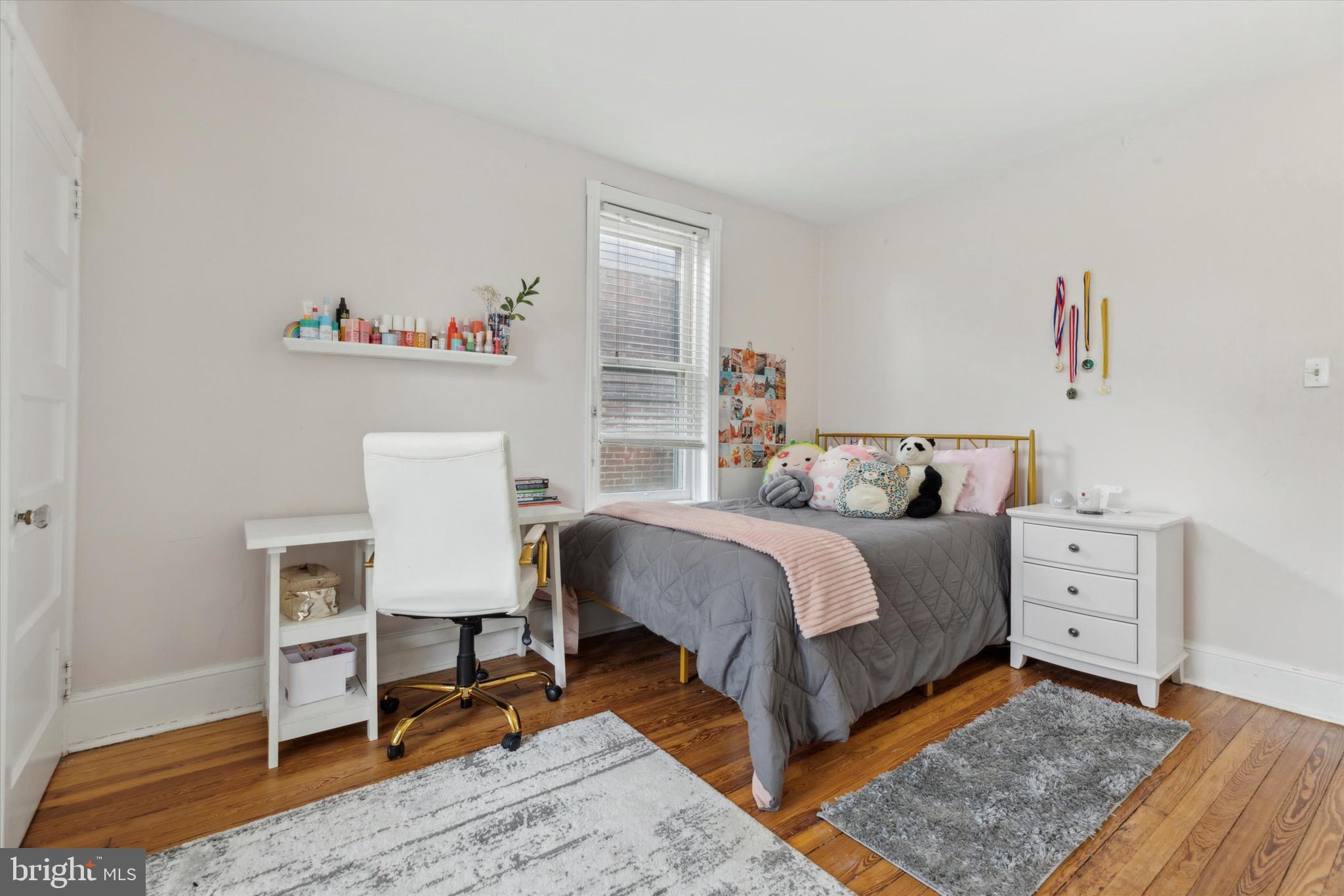 317 W LOGAN STREET