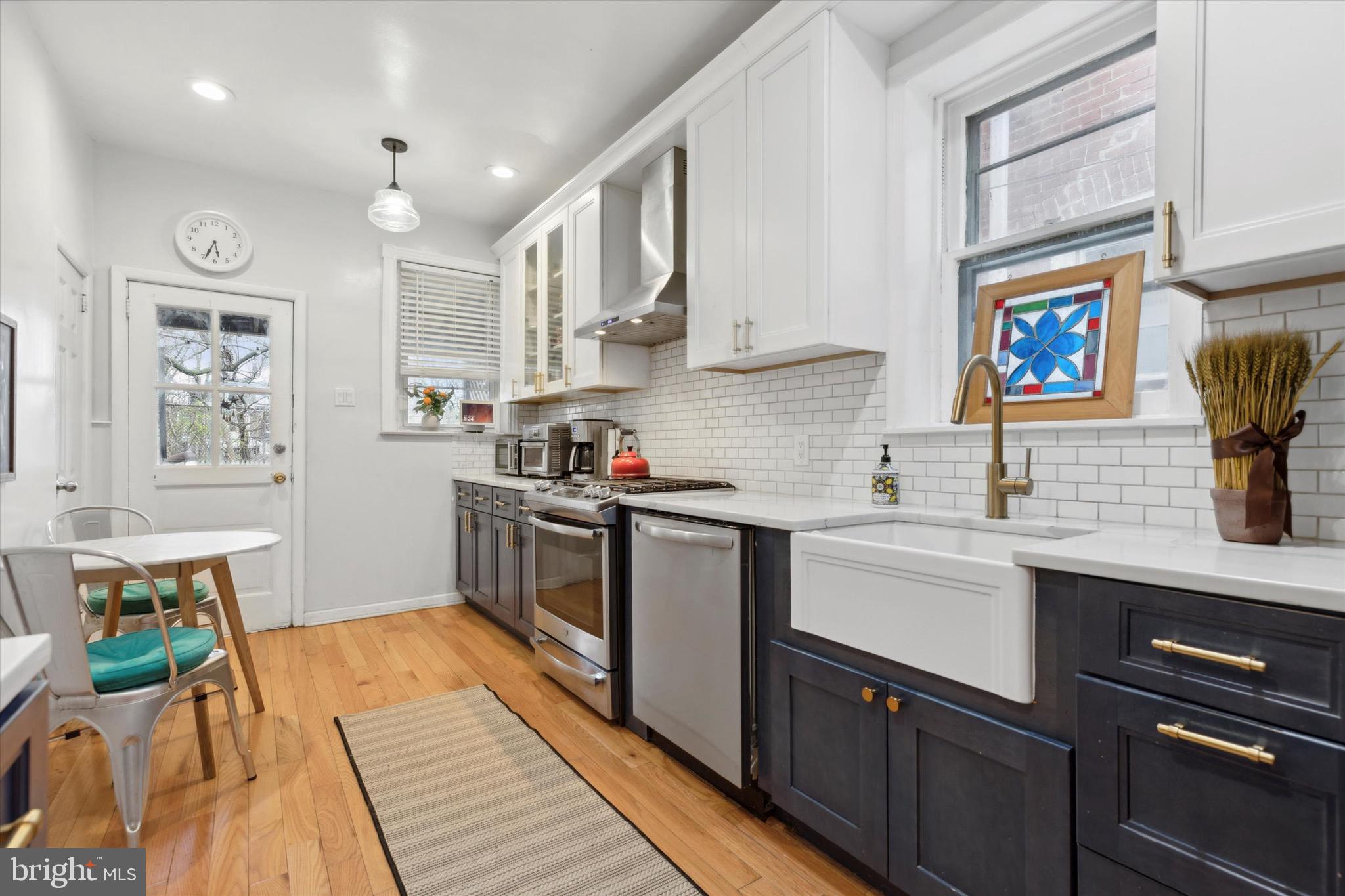 317 W LOGAN STREET