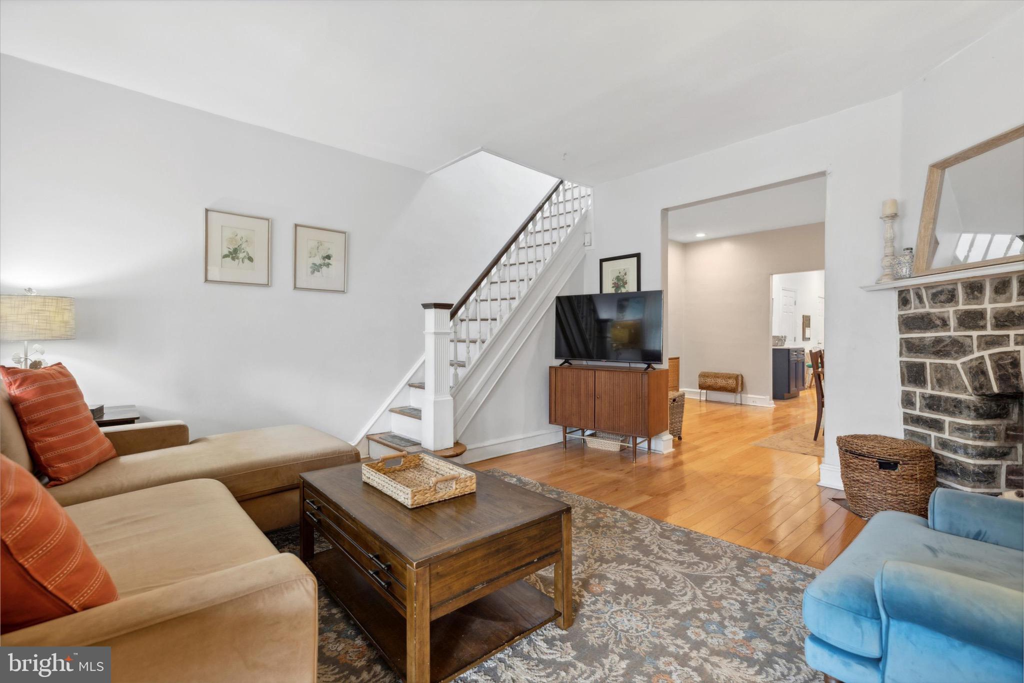 317 W LOGAN STREET