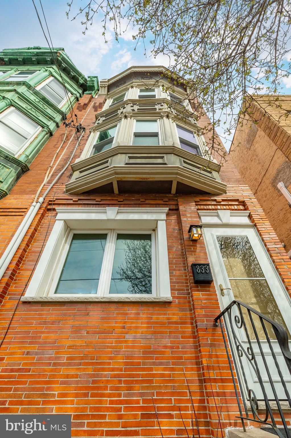 833 CATHARINE STREET
