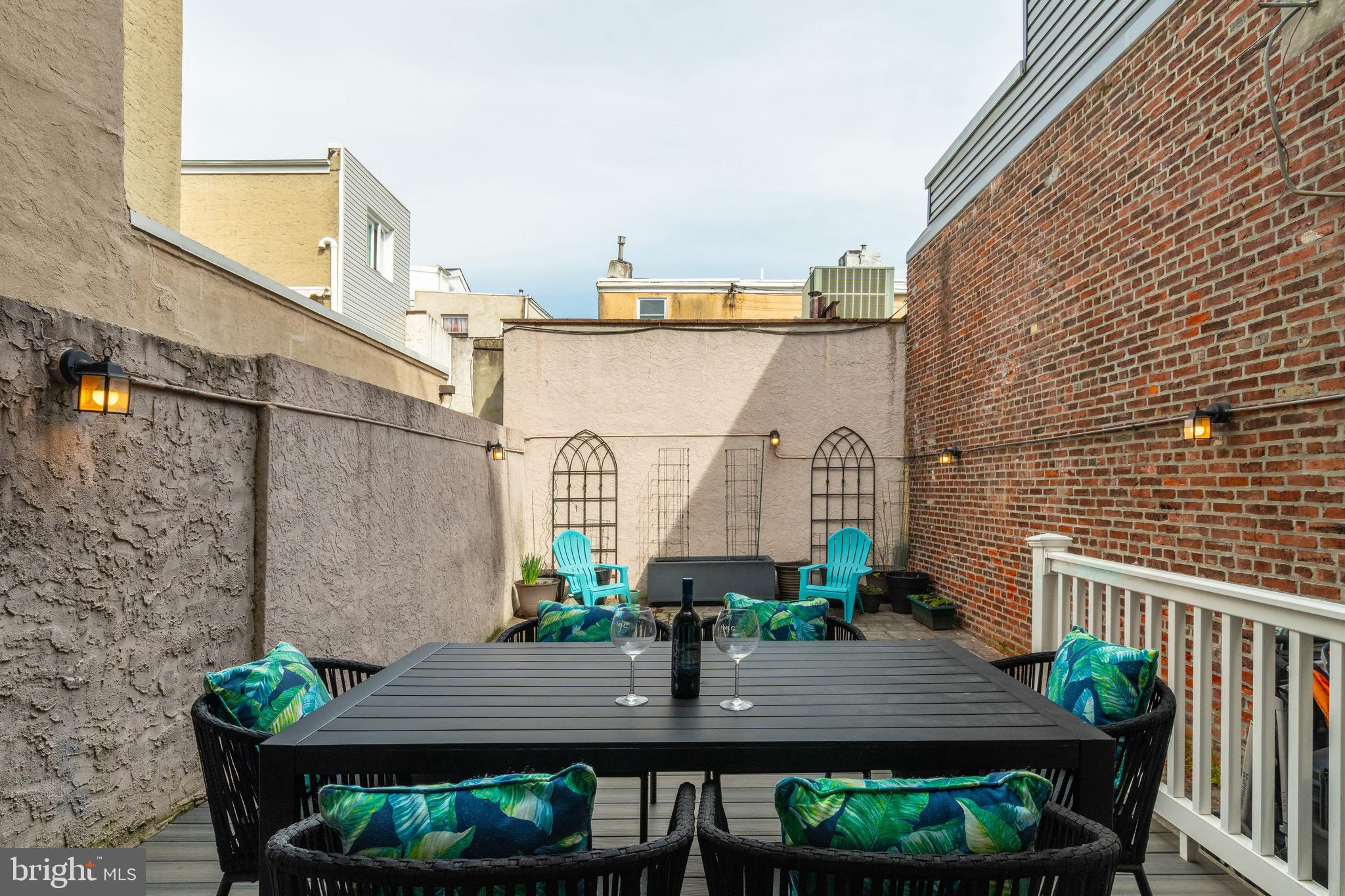 833 CATHARINE STREET