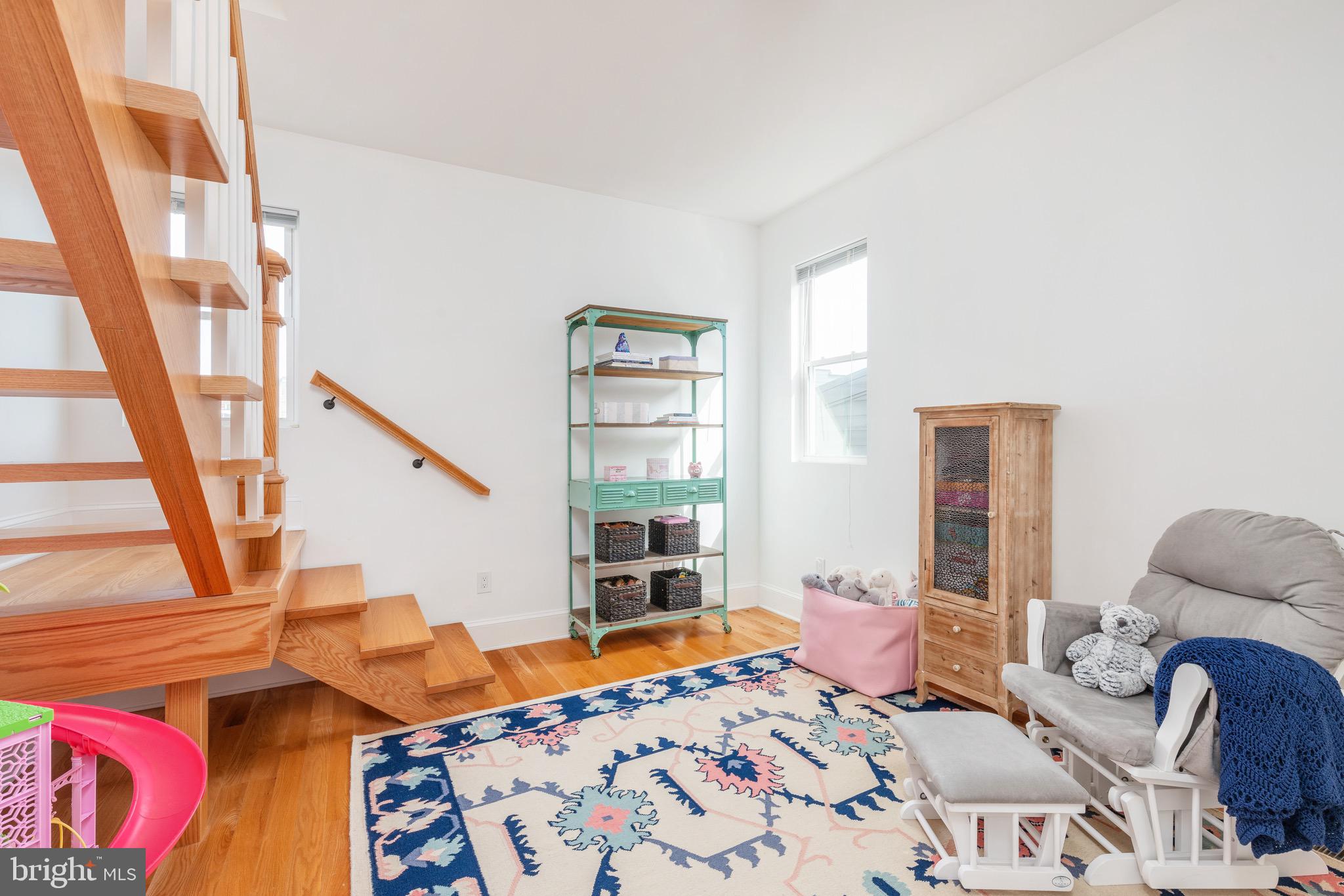 833 CATHARINE STREET