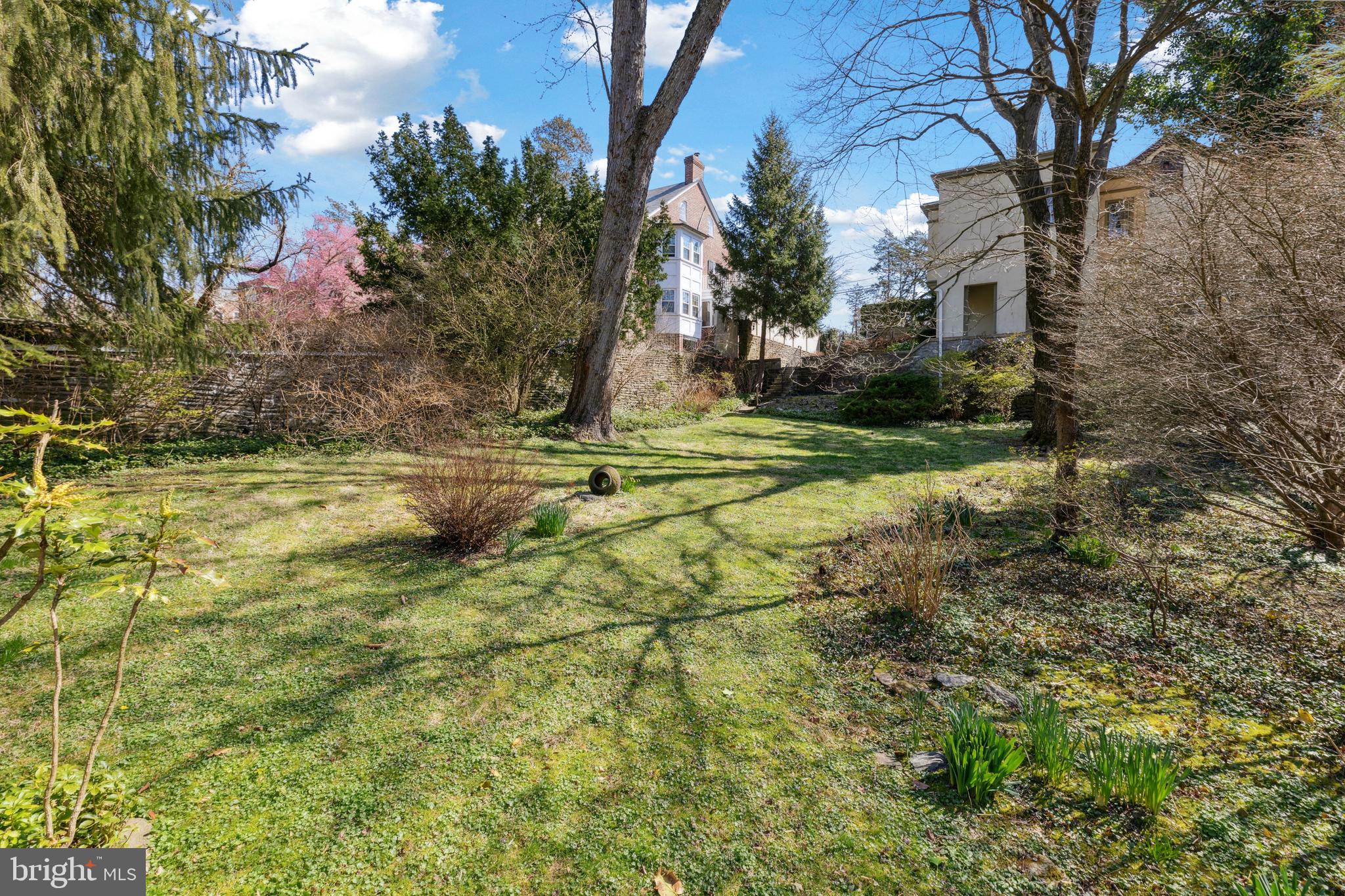 15 W HAMPTON ROAD