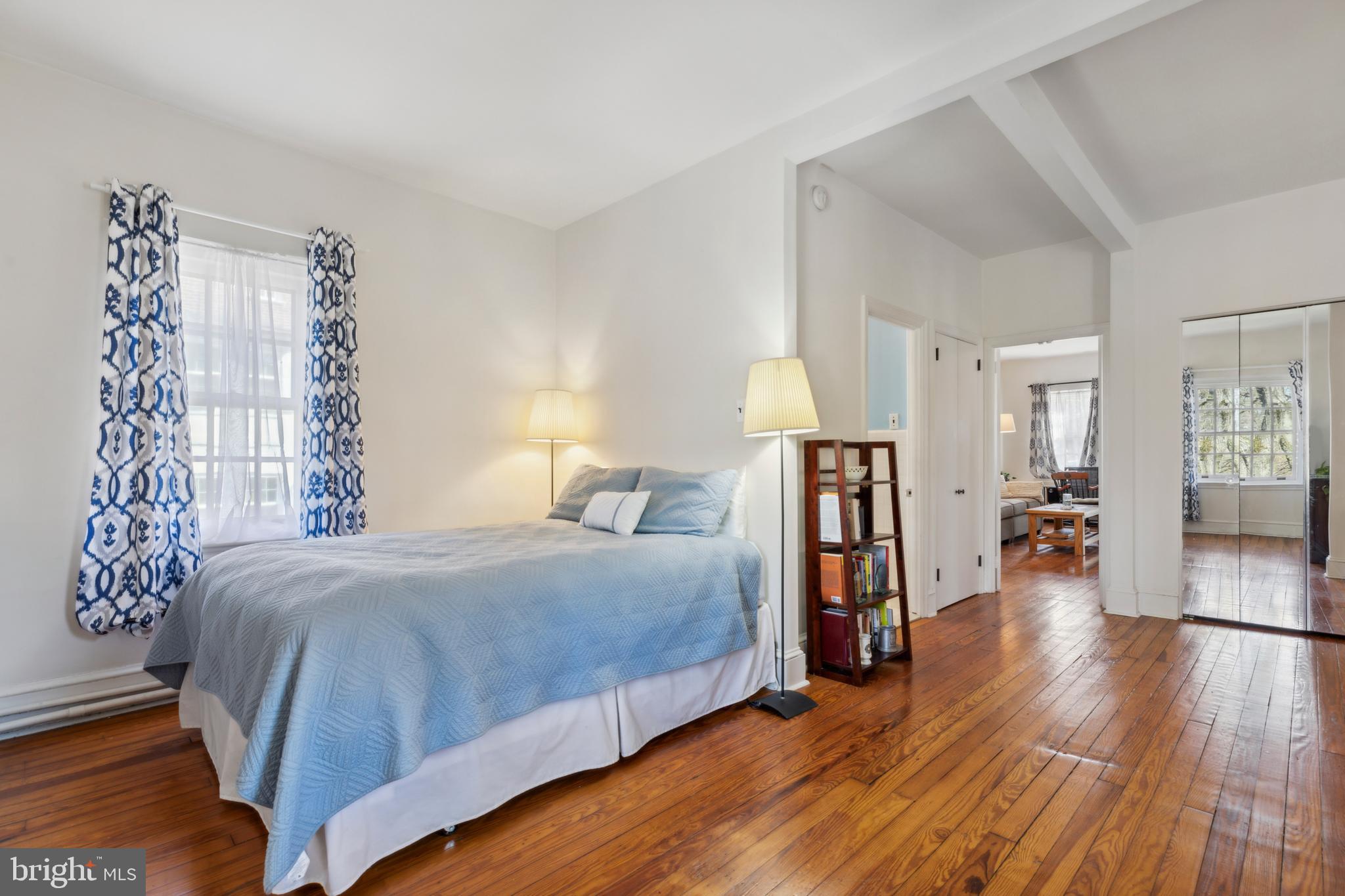 15 W HAMPTON ROAD