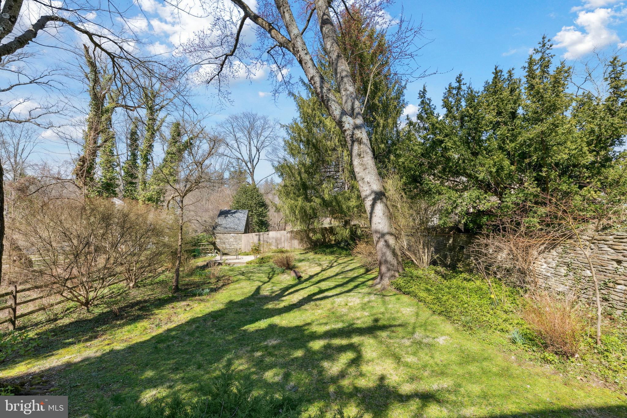 15 W HAMPTON ROAD