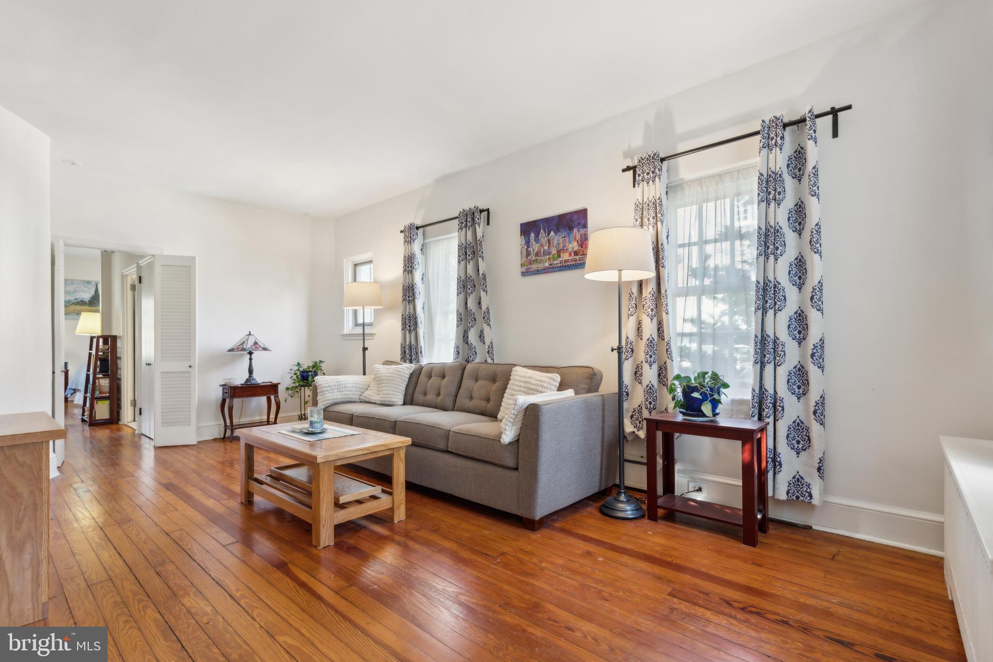 15 W HAMPTON ROAD