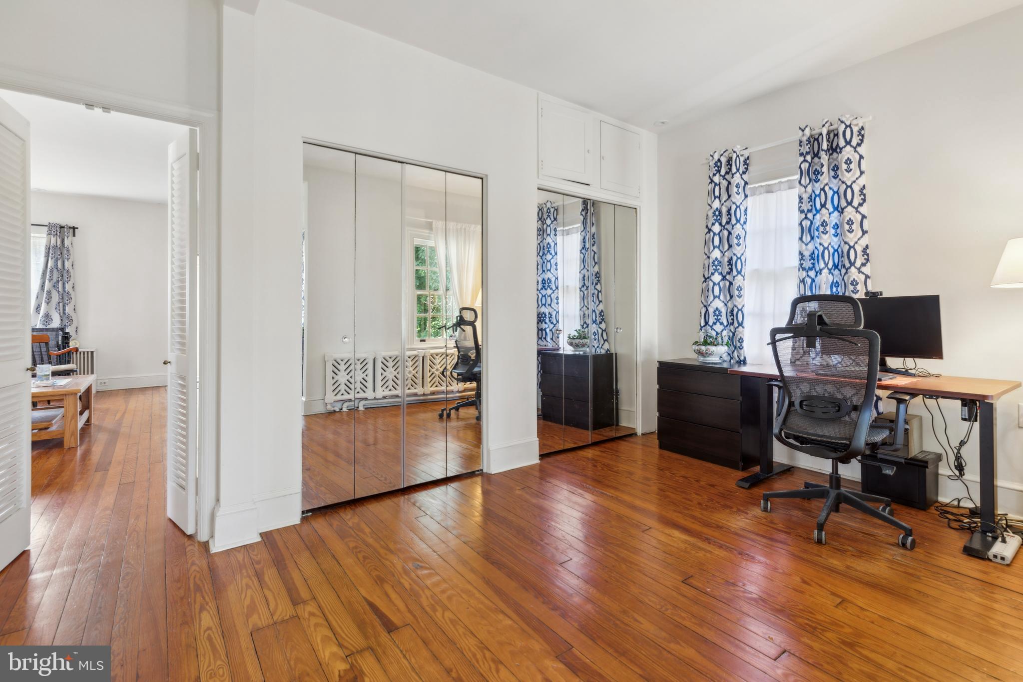 15 W HAMPTON ROAD
